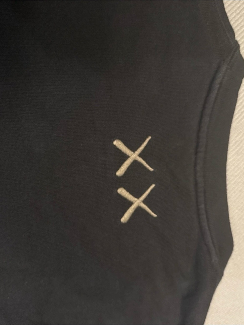 Uniqlo x KAWS Black Crewneck Sweater Companion Graphic Ch/13 - Adult Sm Pullover - Picture 6 of 9